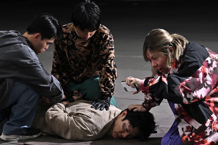 鈴木亮平、藤澤涼架「リブート」第6話(C)TBS