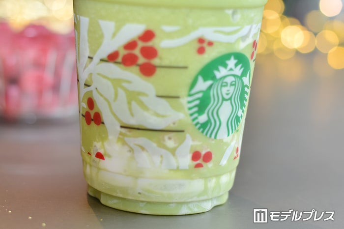 カップの底にはホイップクリーム＆ローストマカダミア （C）ビューティーガール