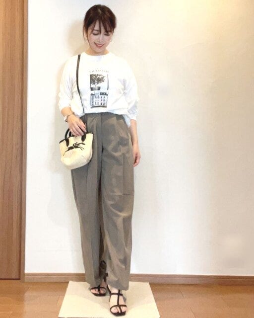 GU　コーデ　タックワイドパンツ　秋