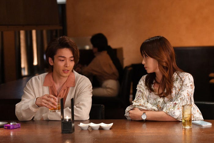 中村倫也、深田恭子/「初めて恋をした日に読む話」第4話より(C)TBS