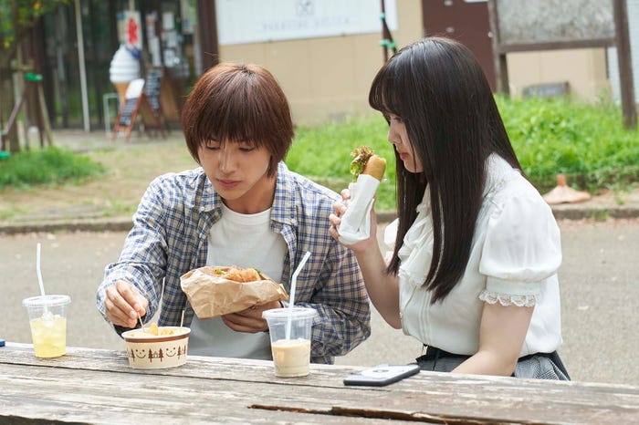 荒木飛羽、本田望結 「少年のアビス」第5話より(C)峰浪りょう・集英社/「少年のアビス」製作委員会・MBS