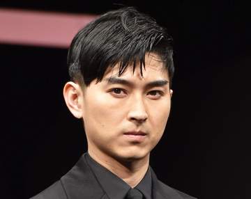 松田翔太41歳に 超久々！モデル妻とお揃いコーデの2ショで感謝 183cmと165cmの長身美男美女カップルが尊い！