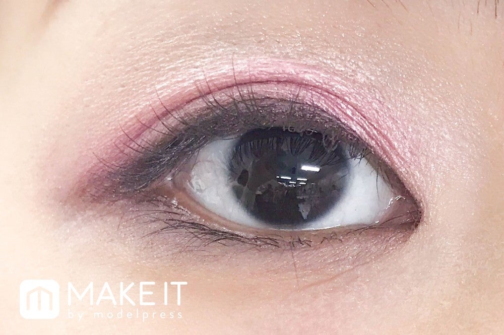 キャンメイク／パーフェクトスタイリストアイズ／17 プリンセスブーケ パレット左回り使用 (C)メイクイット