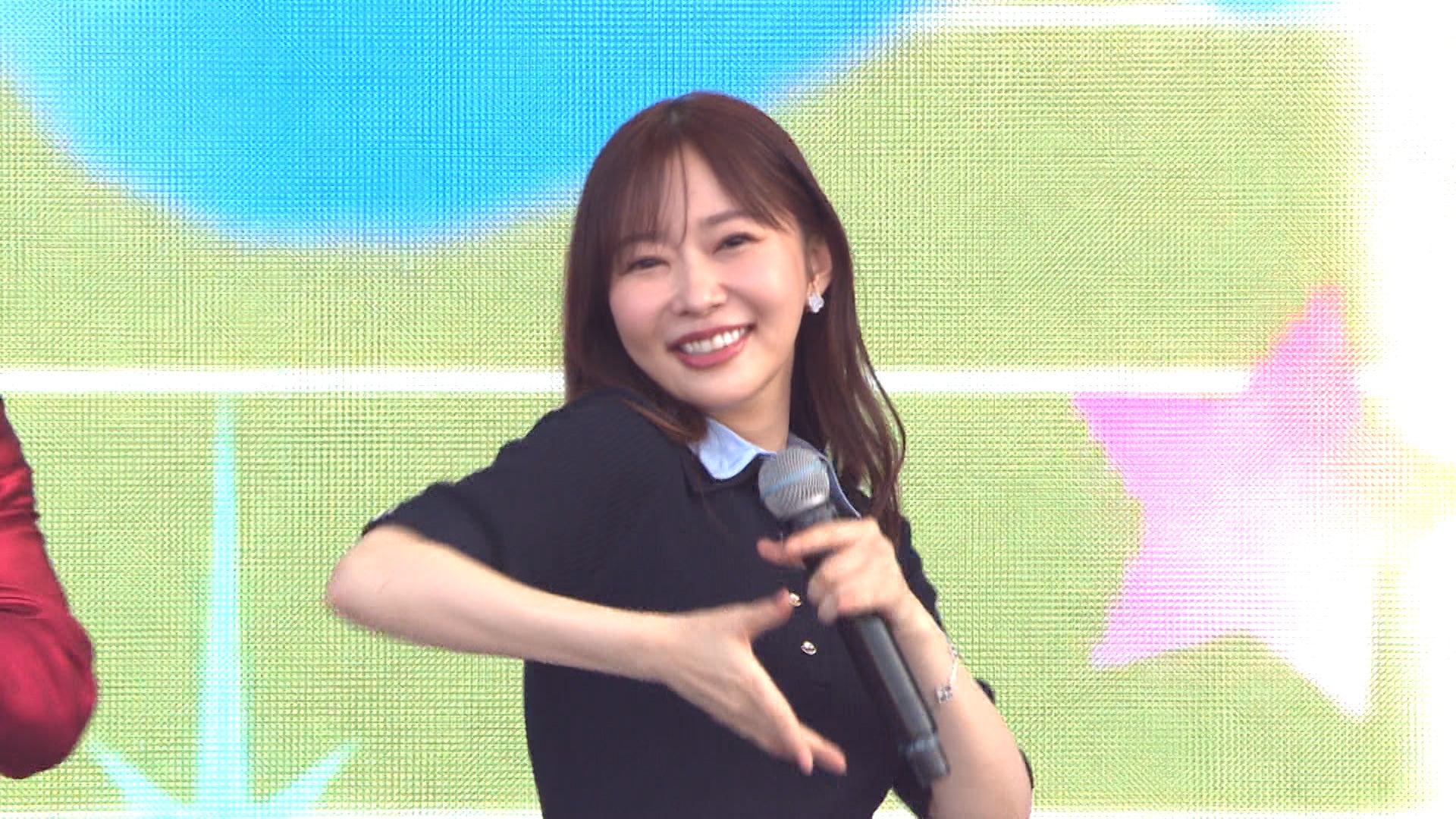 指原莉乃、6年ぶり「恋チュン」披露 万博で2500人と“おにぎりダンス”「ミュージックビデオ以来」