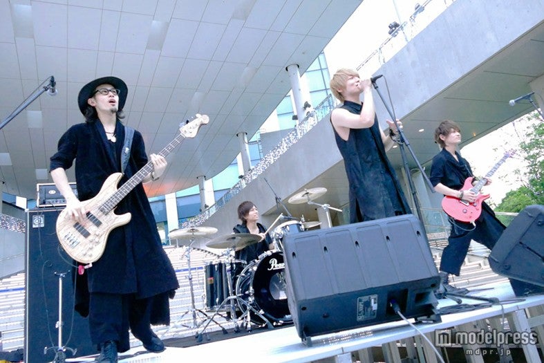 噂のシンデレラバンドThinking Dogs、ファンに初お披露目