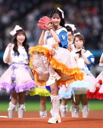 「あざとかわいすぎ」「破壊力抜群」エスコン降臨の7人アイドルグループ 舞台裏で見せた勢ぞろいきつねショットに騒然「疲れが一気に飛びました」