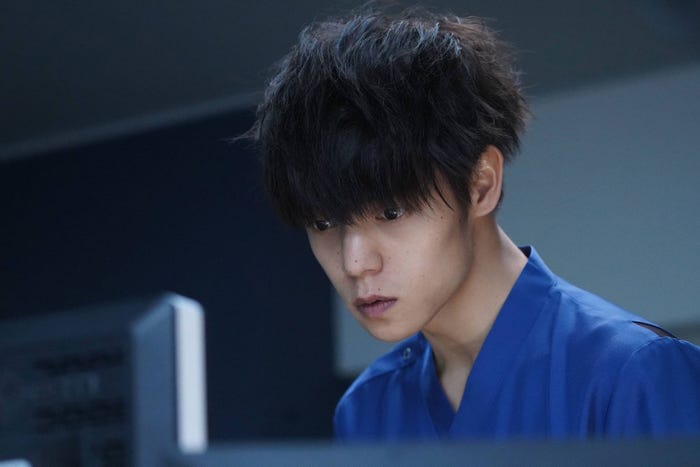 窪田正孝/「ラジエーションハウス~放射線科の診断レポート~」第4話より(C)フジテレビ