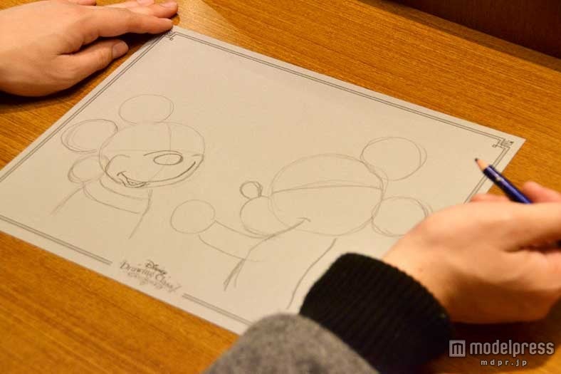 ディズニー30周年 お絵かき特別講座 を体験してみた ミッキー ミニー新コスが完成するまで モデルプレス