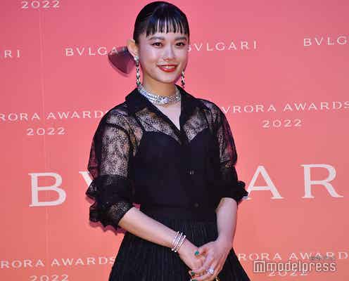 杉咲花、総額1億1000万円超のジュエリーまとい登場「心の震える刺激をもらう1年」経ての抱負語る<BVLGARI AVRORA AWARDS 2022>