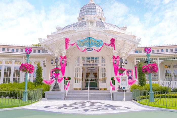 東京ディズニーランドスペシャルメニュー/クリスタルパレス・レストラン(C) Disney