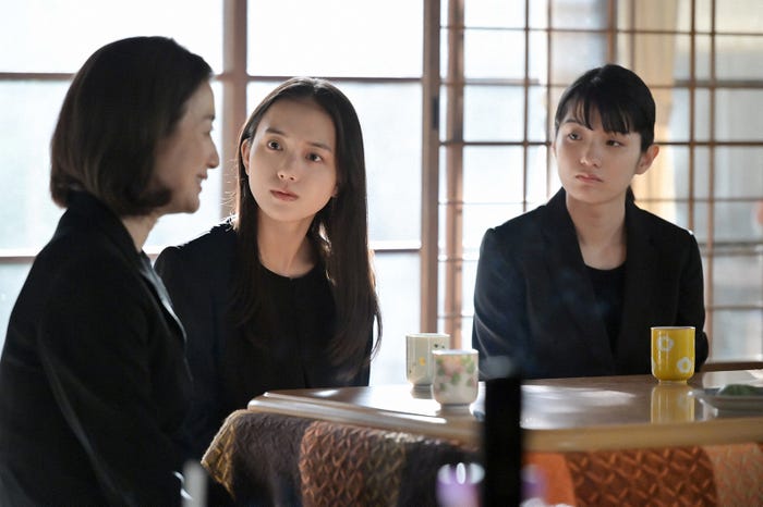 鈴木京香、清原果耶、蒔田彩珠 (C)NHK