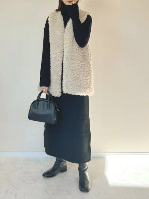 黒ワンピース　コーデ　秋　冬