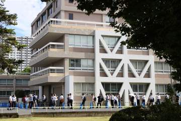 広島選手にゾンビたばこ提供の被告初公判に傍聴券求め150人超 整理券配開始布時間を早める措置