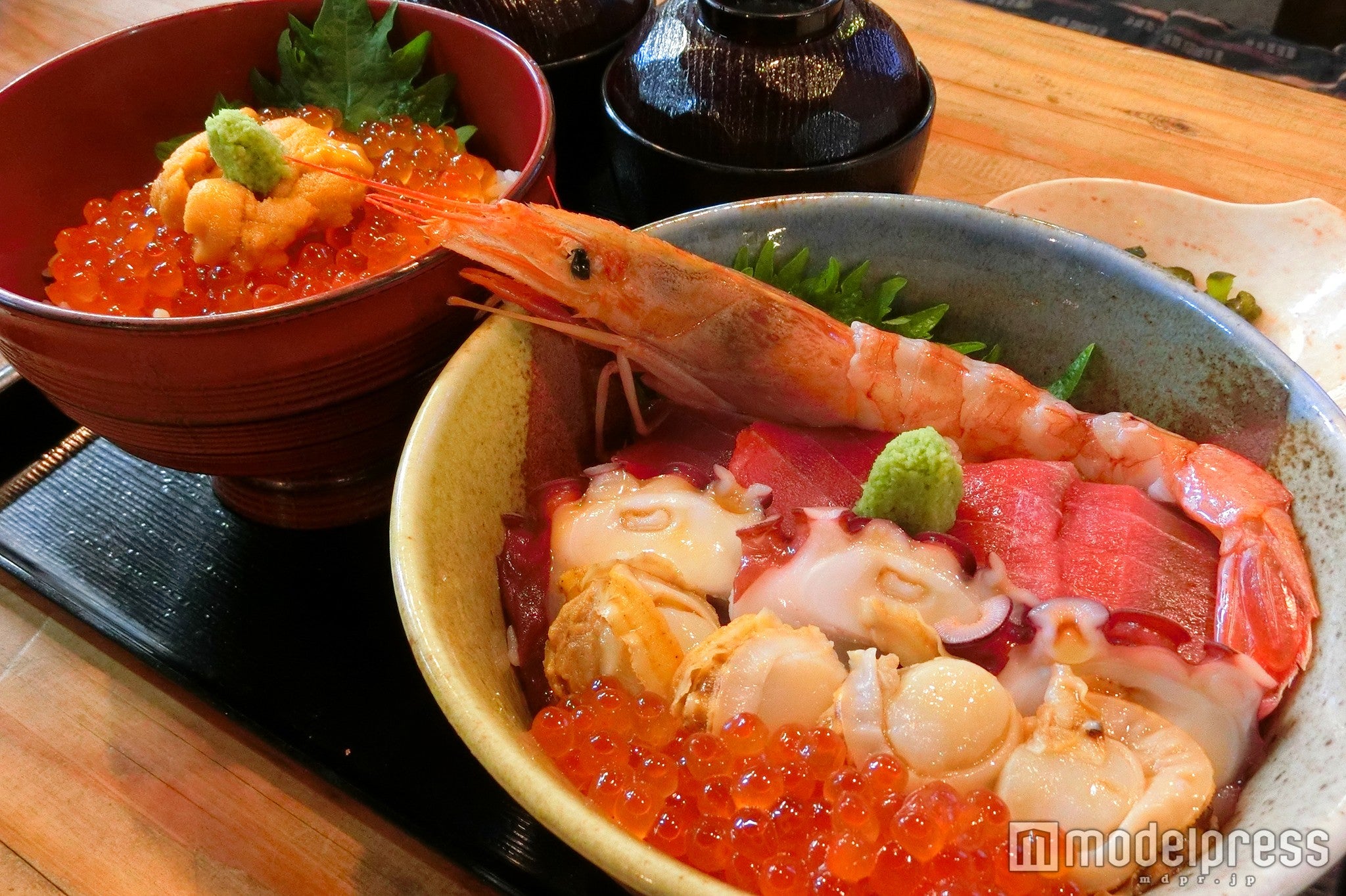 絶品の上海鮮丼＆うにイクラ丼（C）モデルプレス