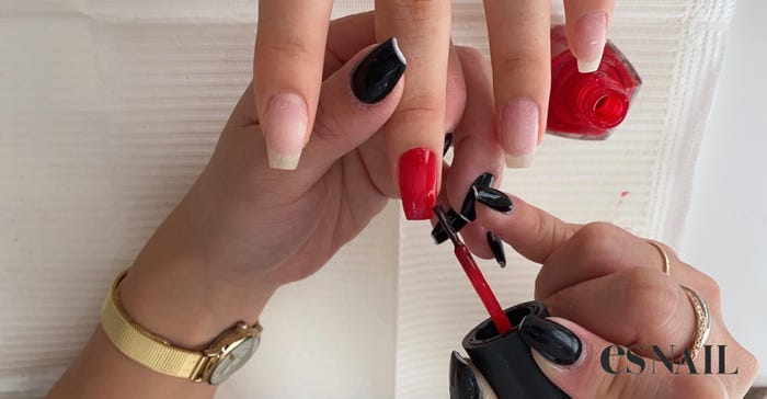 ポリッシュは先端から塗って取れにくく!(画像提供:esNAIL)