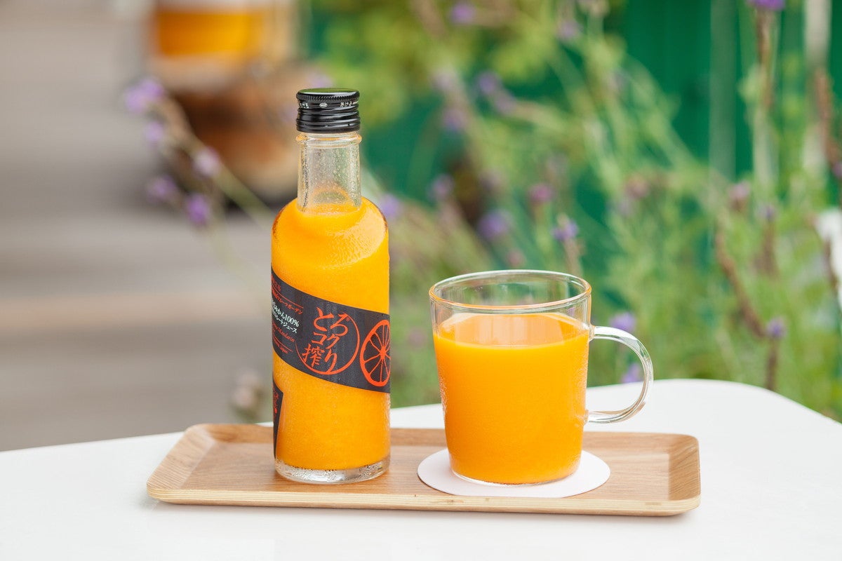 みかん100％ジュース「とろコク搾り」750円／画像提供：柑香園