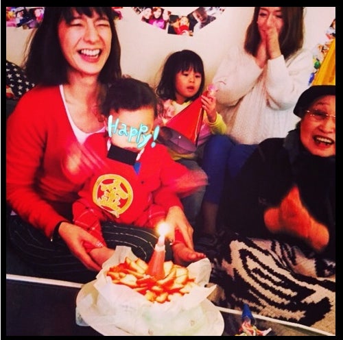 息子の1歳の誕生日を祝福するスザンヌ／オフィシャルブログ（Ameba）より【モデルプレス】