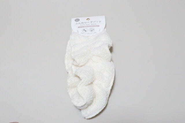 セリアのふんわりヘアバンド1