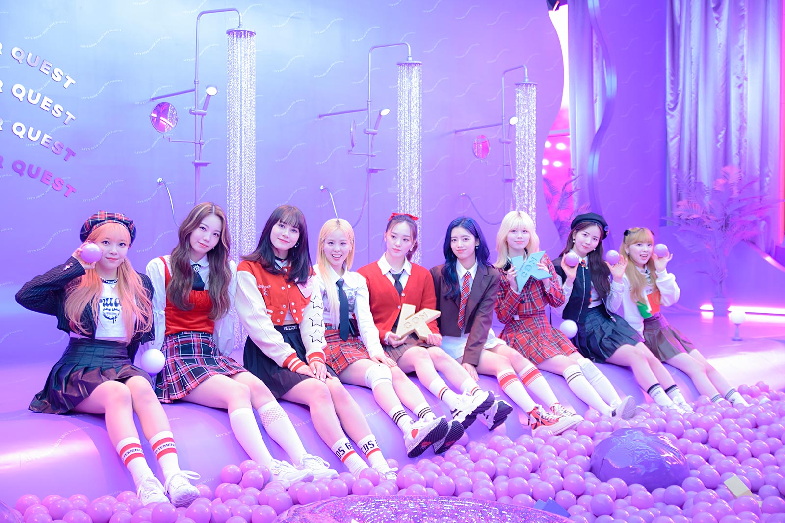 NiziU、韓国からのオフショットにエール殺到「KCON」で初ステージ