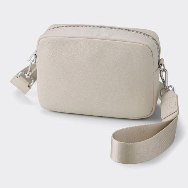 GU　バッグ　レザー新作