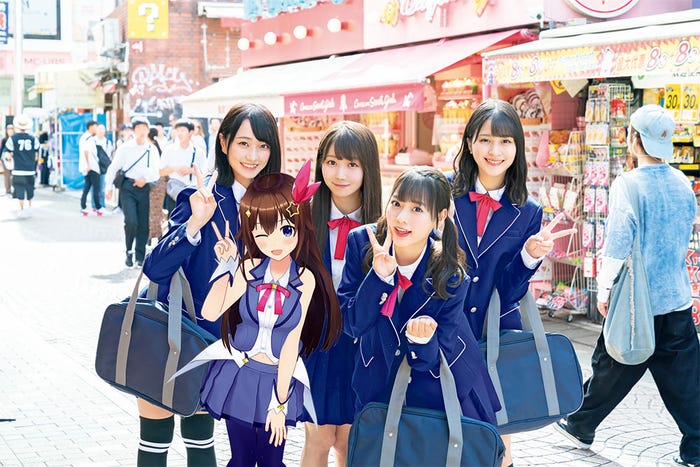 (後列左から)野口衣織、大谷映美里、佐々木舞香(前列左から)ときのそら、齊藤なぎさ(画像提供:小学館)