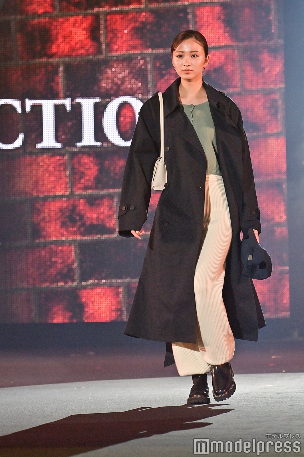 （C）モデルプレス