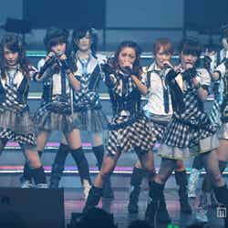 ファンからのリクエストによるランキング形式コンサート「AKB48リクエストアワー セットリストベスト200　2014」初日公演を行ったAKB48（C）AKS