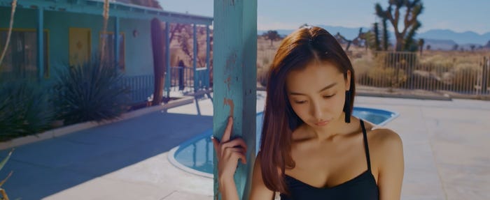 板野友美「Just as I am」MVより(画像提供:キングレコード)