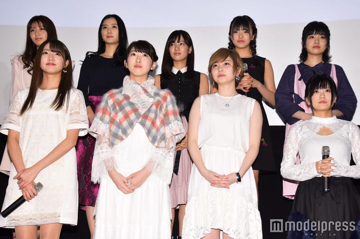 (前列左から)志田友美、日比美思、岩田華怜、RaMu(後列左から)岡崎紗絵、高田里穂、矢野優花、岩崎春果、琴海りお (C)モデルプレス