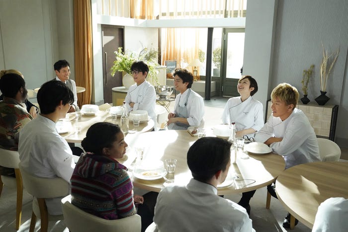 沢村一樹、及川光博、正門良規、鈴木京香、木村拓哉(C)2024映画「グランメゾン・パリ」製作委員会