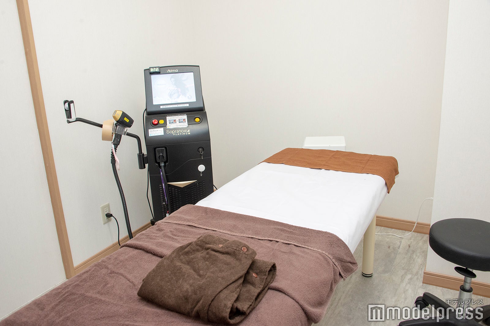 施術室の様子（C）モデルプレス