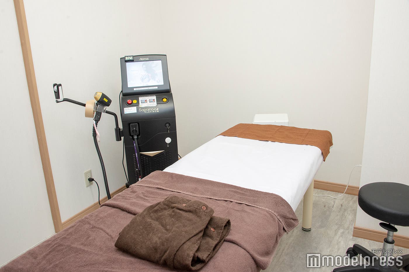 施術室の様子(C)モデルプレス