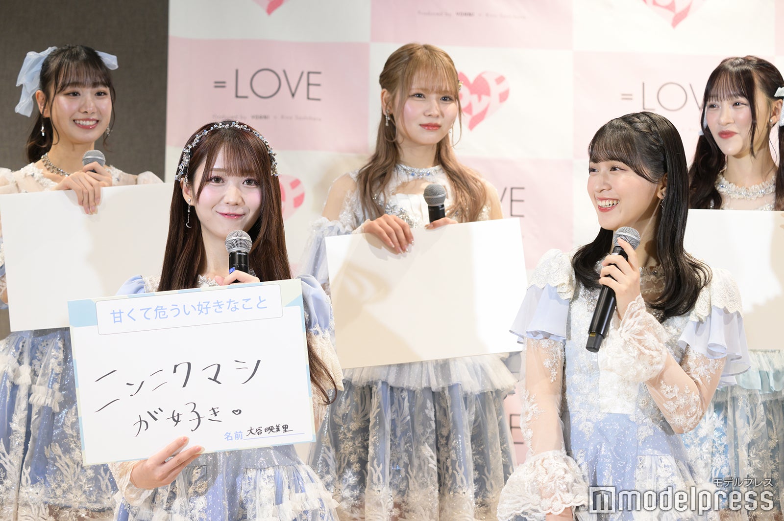 （後列左から）瀧脇笙古、大場花菜、音嶋莉沙（前列左から）大谷映美里、佐々木舞香（C）モデルプレス