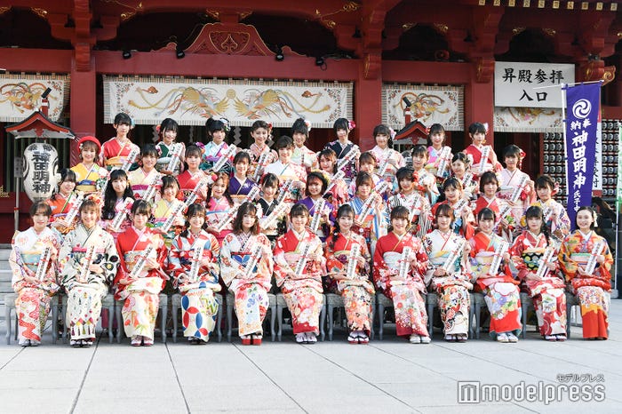 (4列目左から)蒲地志奈、入内嶋涼、菖蒲まりん、大竹ひとみ、坂本夏海、岡田梨奈、溝渕麻莉亜、吉橋柚花、長野雅 (3列目左から)山田野絵、春本ゆき、山内祐奈、西満里奈、佐藤亜海、明石奈津子、仲村和泉、谷口茉妃菜、月足天音、真下華穂 (2列目左から)矢野帆夏、上野遥、多田京加、平田詩奈、沖侑果、北野瑠華、深川舞子、菅原茉椰、村川緋杏、西澤瑠莉奈、福士奈央 (1列目左から)市川愛美、松本慈子、中村舞、松岡はな、江籠裕奈、本間日陽、大盛真歩、田島芽瑠、小嶋花梨、今村美月、竹内彩姫、豊永阿紀 (C)モデルプレス
