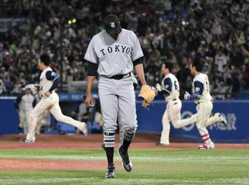 巨人 まさかの九回逆転サヨナラ負け 守護神・マルティネスが1点リード守れず