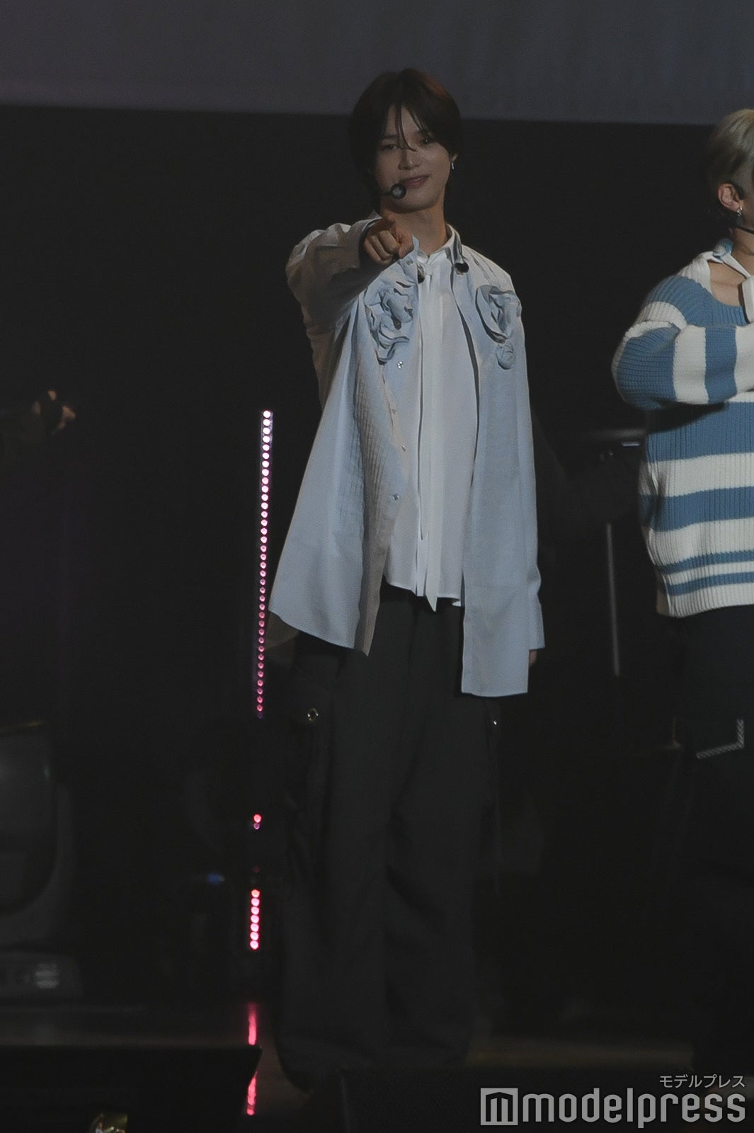 ファンを見つけるK（C）モデルプレス