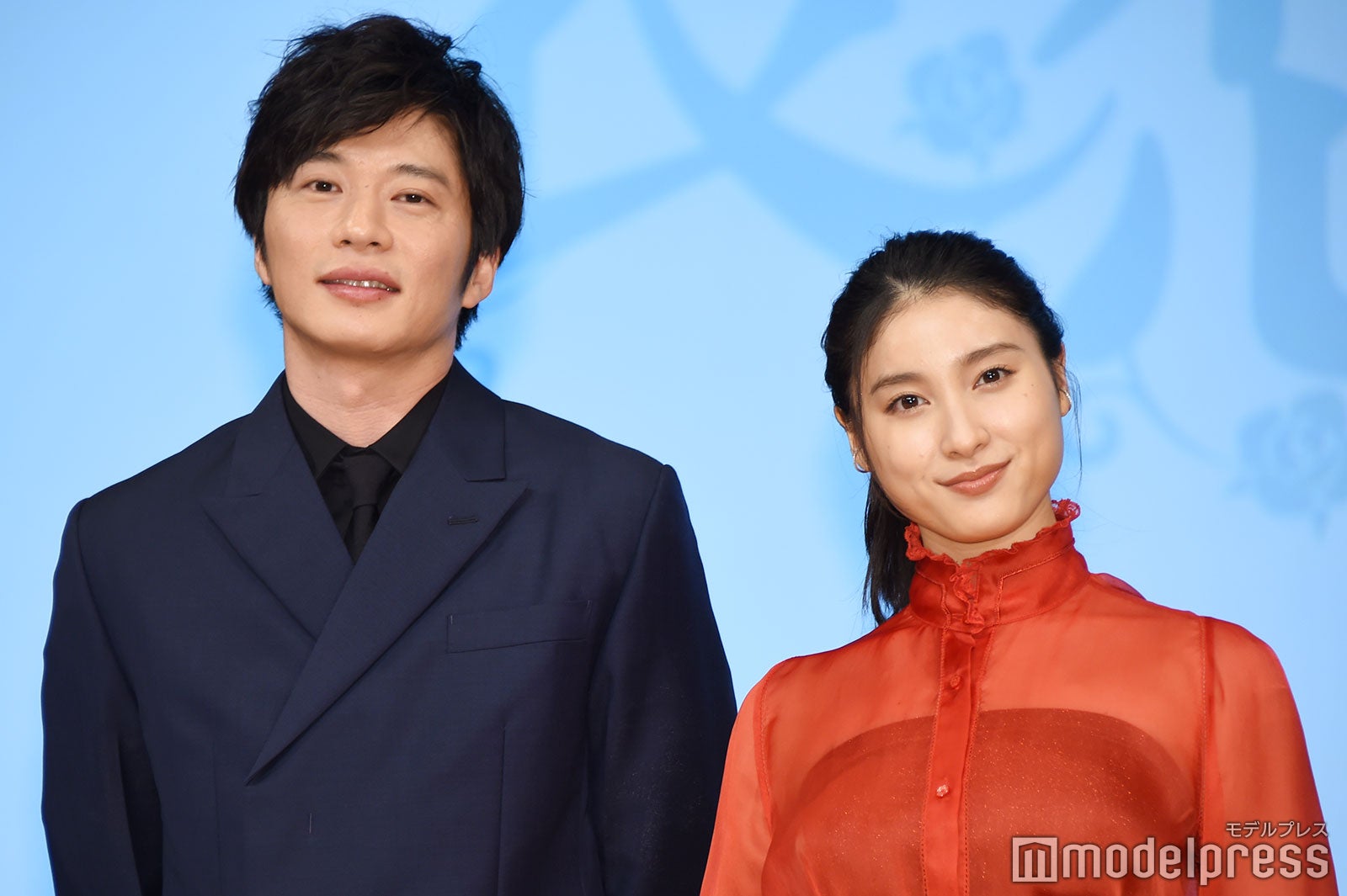 田中圭、土屋太鳳 （C）モデルプレス