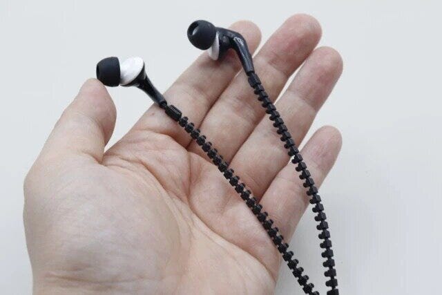 ダイソー ステレオイヤホン(マイク付、ジッパータイプ) ダイソー ステレオイヤホン(マイク付、ジッパータイプ)