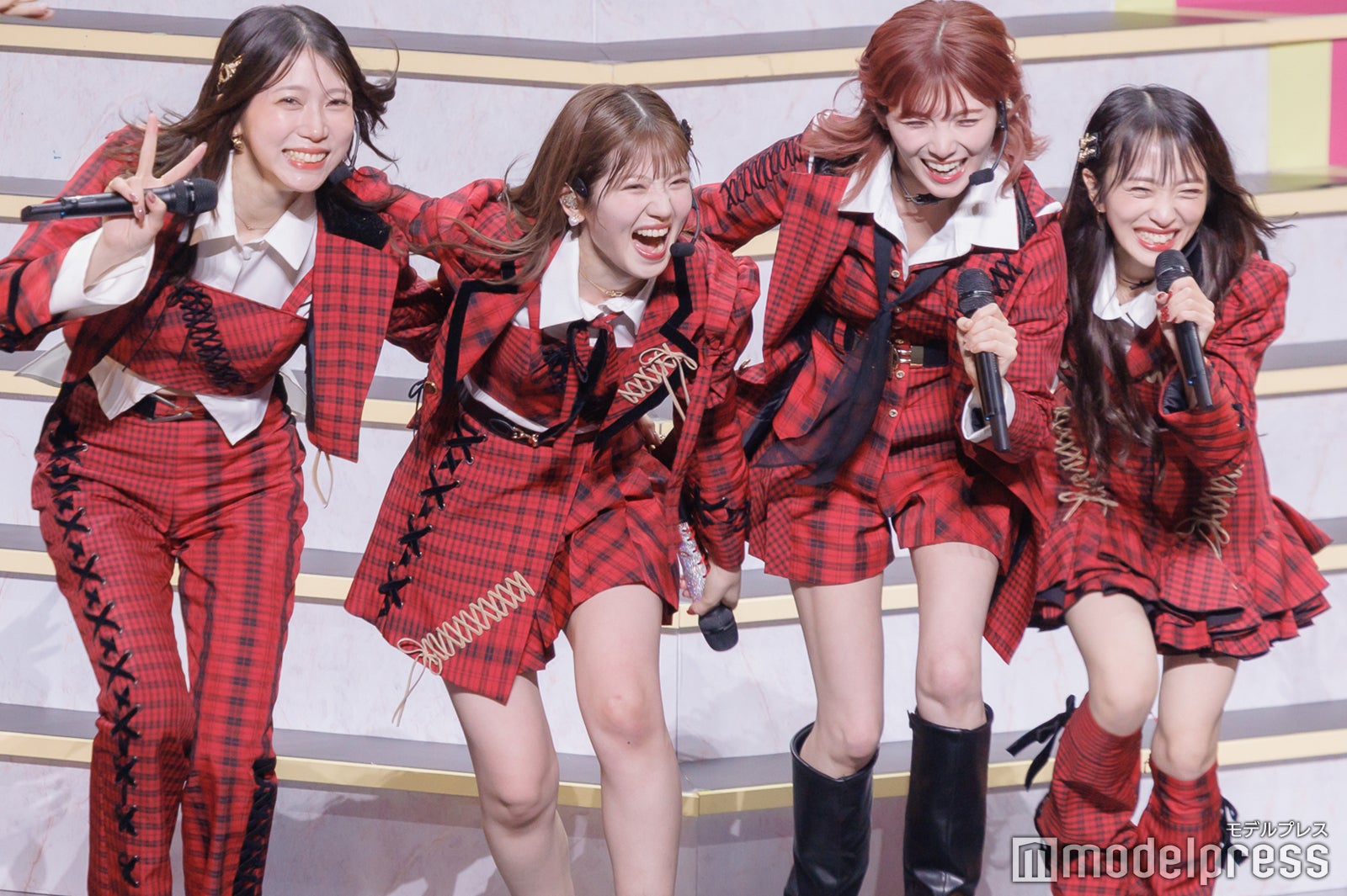 茂木忍、村山彩希、岡田奈々、向井地美音（C）モデルプレス