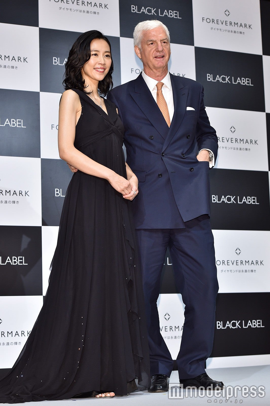 木村佳乃（左）／（C）モデルプレス