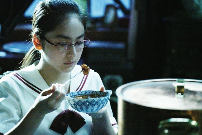 平祐奈(C)2017「暗黒女子」製作委員会(C)秋吉理香子/双葉社