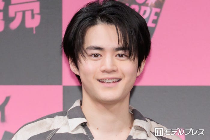 鈴鹿央士(C)モデルプレス