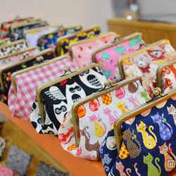 コスメポーチに最適「がま口ポーチ 俵型・小」¥2,680