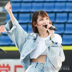 HKT48松岡菜摘「AKB48グループ春のLIVEフェスin横浜スタジアム」 （C）モデルプレス