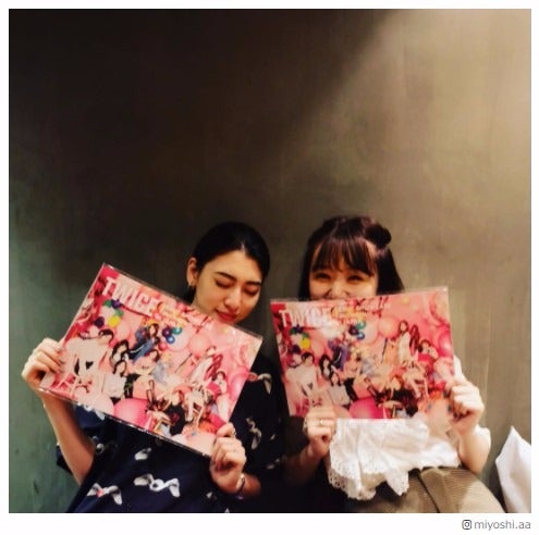 三吉彩花、TWICEから刺激　江野沢愛美とライブ参戦