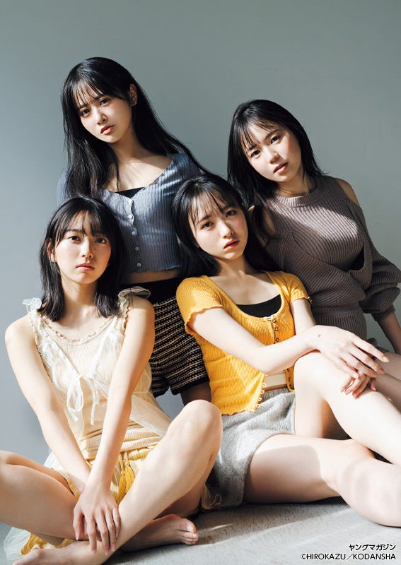 (左下から時計回りに)石田みなみ、中村舞、宗雪里香、石田千穂/撮影:HIROKAZU