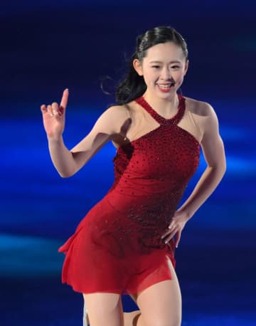 青木祐奈は艶やか深紅のホルターネック衣装で躍動の舞 観客魅了 全日本で自己最高5位