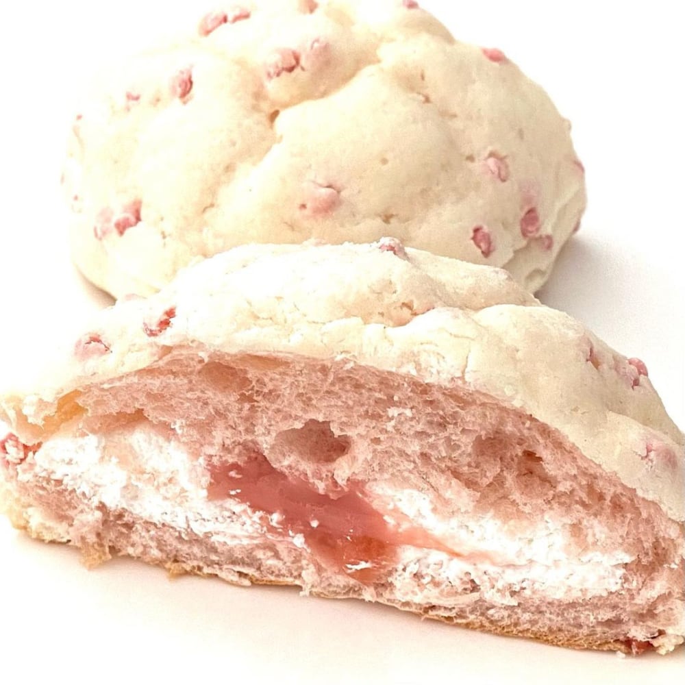 いちごメロンパン