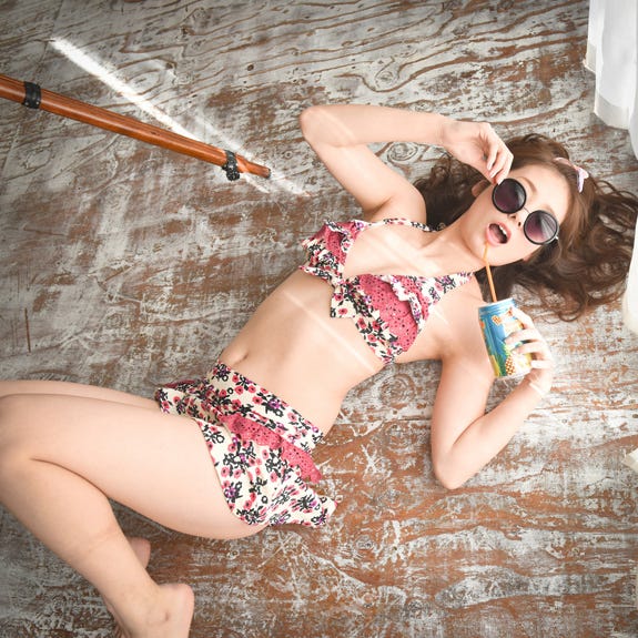 レースフリルスカート付ビキニ「バケスタ」5,980円(+税)