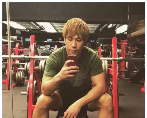 “with B”ブリリアン・コージの筋肉がやっぱりすごい!トレーニング写真に「血管たまらん」「お姫様抱っこして」の声